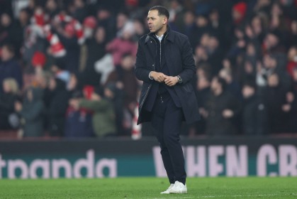 PP电子官网-切尔西旧将：罗塞尼尔说要找裁判投诉听着很蠢，别惦记那破围圈了